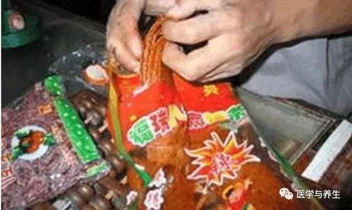 辣条新闻爆料,揭秘辣条行业潜规则，食品安全引关注